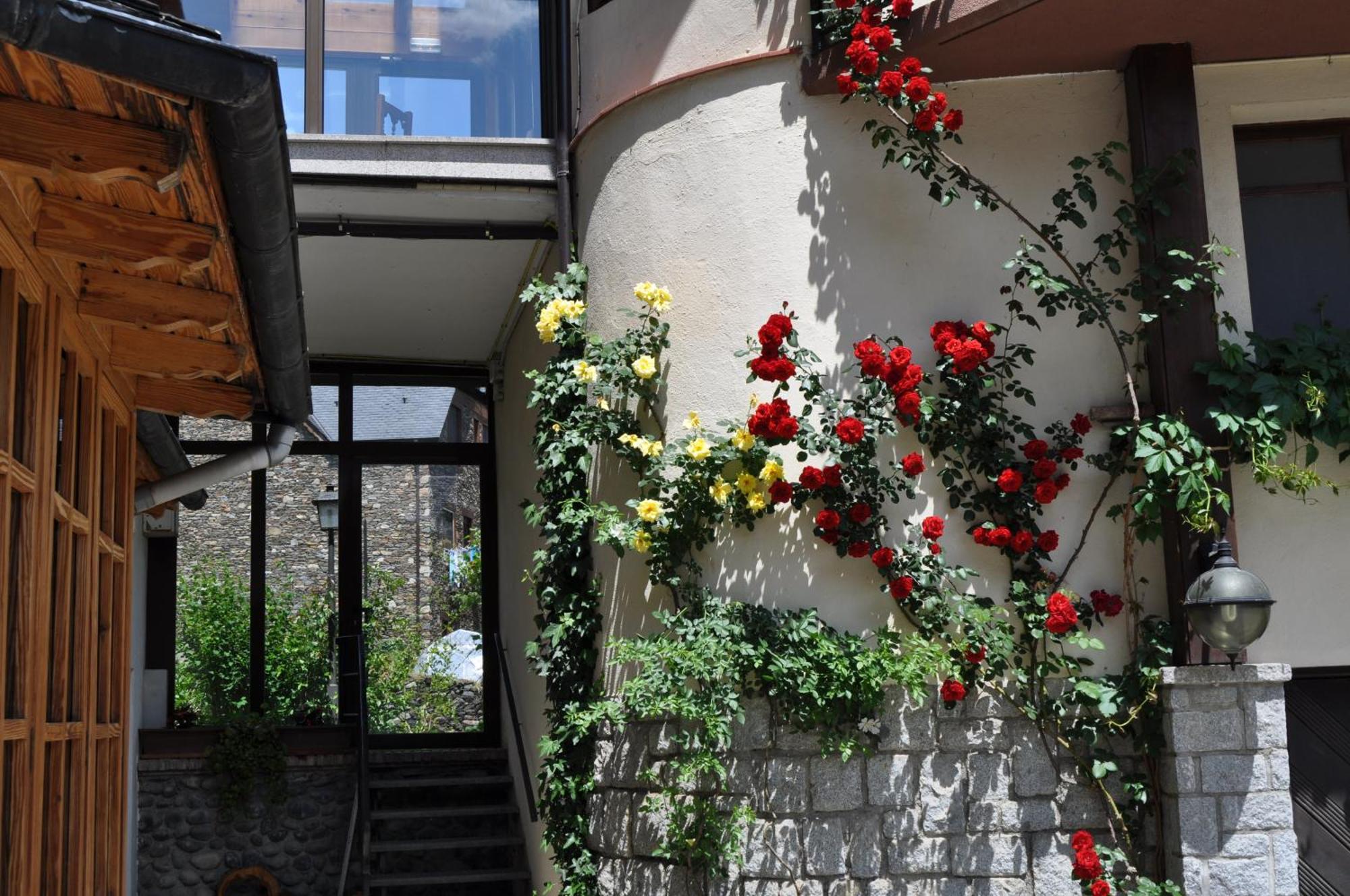 Hosteria Catalana Боссост Экстерьер фото
